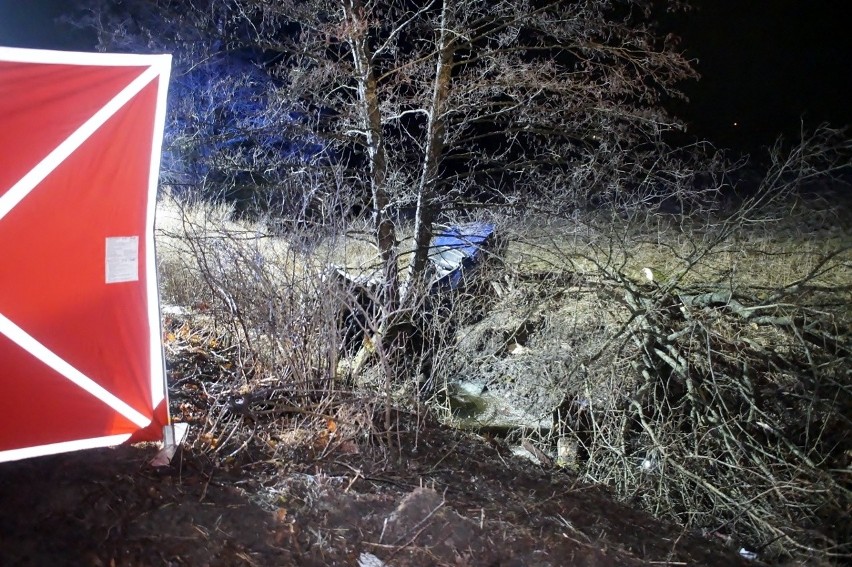 Tragiczny wypadek na trasie Lubuczewo-Karżcino. Nie żyje 40-latek (ZDJĘCIA) 