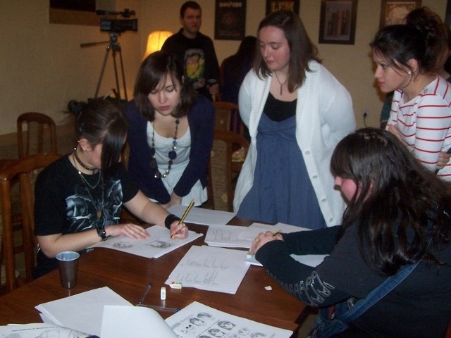 Warsztaty z rysowania mangi prowadzone przez studentki z Polsko-Japońskiej Wyższej Szkoły Technik Komputerowych w Warszawie 