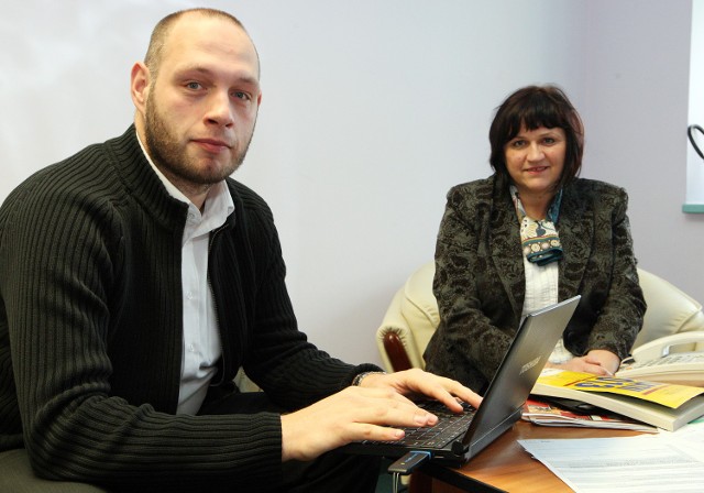 Wypełniamy PIT-y za 2013 r.Inspektorzy Małgorzata Budniak i Rafał Buńkiewicz podczas redakcyjnego dyżuru odpowiadają na pytania podatników.