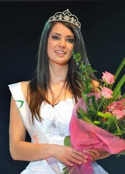 21-letnia Agata Szewioła z Żar zdobyła koronę i tytuł najpiękniejszej Polki podczas niedzielnej gali finałowej Miss Polski 2010, jaka się odbyła w płockim amfiteatrze