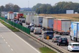 Wypadek trzech samochodów na autostradzie A4. Korek w kierunku Wrocławia ma prawie 10 km!