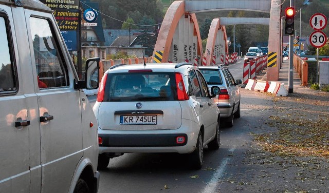 Na moście w Białym Dunajcu od czerwca 2013 roku jest ruch wahadłowy. Przez to tworzą się tam korki