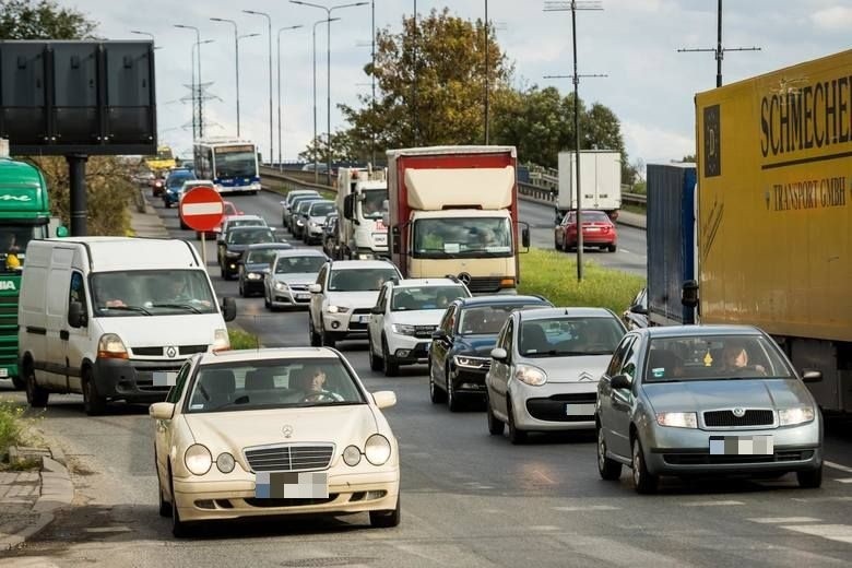 Tak wygląda ruch na Wiaduktach Warszawskich w godzinach...