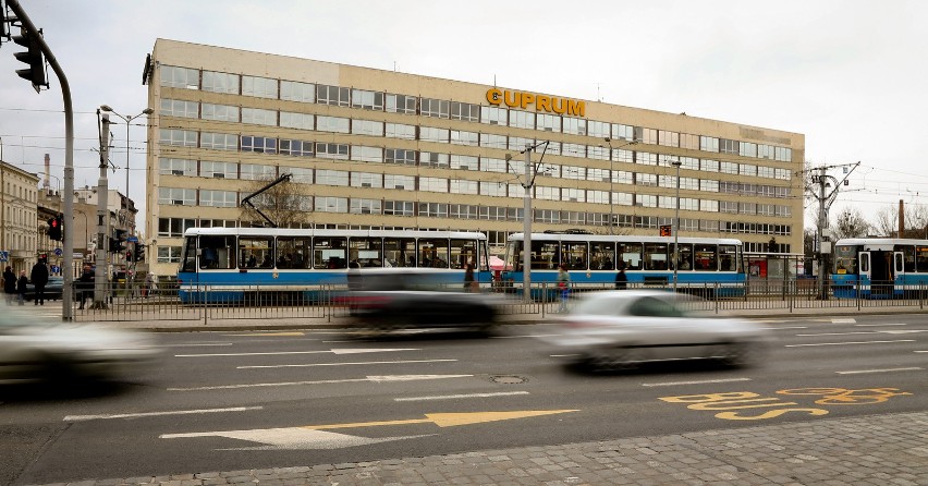 Teren po Cuprum sprzedany. Gigant branży budowlanej nowym właścicielem działki