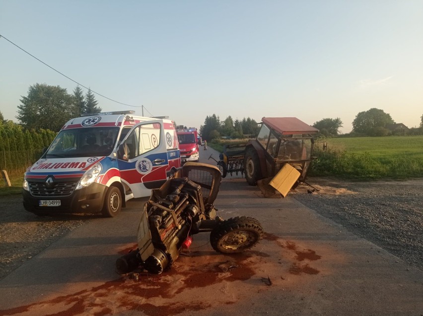 Hrubieszowski. Zderzenie samochodu z ciągnikiem. Maszyna rozpadła się na dwie części