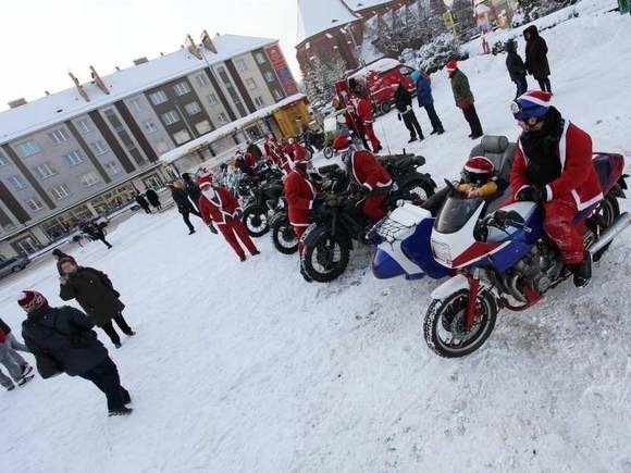 Motomikołaje zbierali dary dla Domu Samotnej Matki