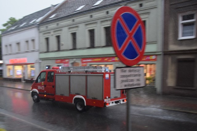 Na miejsce zdarzenia wyjechało pięć zastępów straży pożarnej