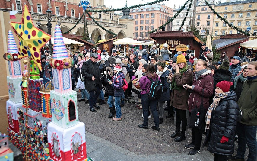 76. Konkurs Szopek Krakowskich. Po prezentacji na estradzie Targów Bożonarodzeniowych trafiły do Celestatu [ZDJĘCIA]