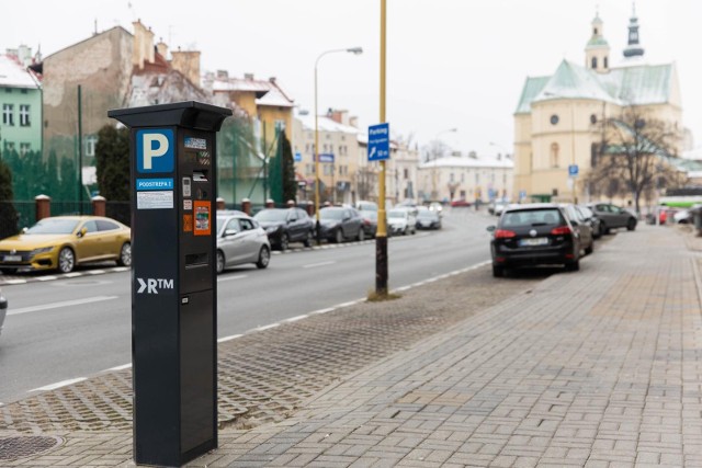 Rosną długi zagranicznych kierowców za nieopłacone parkowanie w polskich miastach