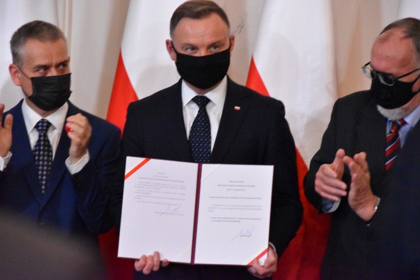 Prezydent Andrzej Duda podpisał ustawę ws. Narodowego Dnia...