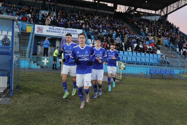 19.02.2022. Ruch Chorzów rozegrał ostatni sparing przed ligą w "starej" wersji koszulek.Zobacz kolejne zdjęcia. Przesuwaj zdjęcia w prawo - naciśnij strzałkę lub przycisk NASTĘPNE