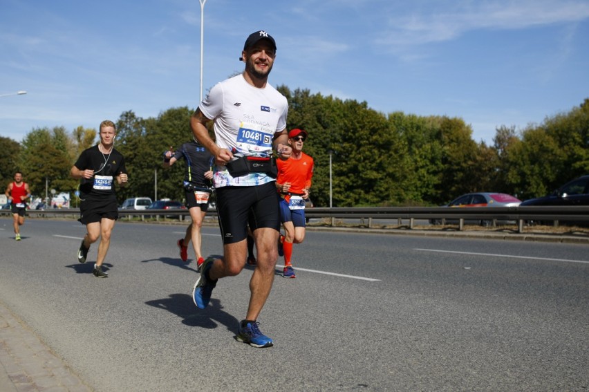 Uczestnicy Maratonu Warszawskiego 2018. Więcej zdjęć...