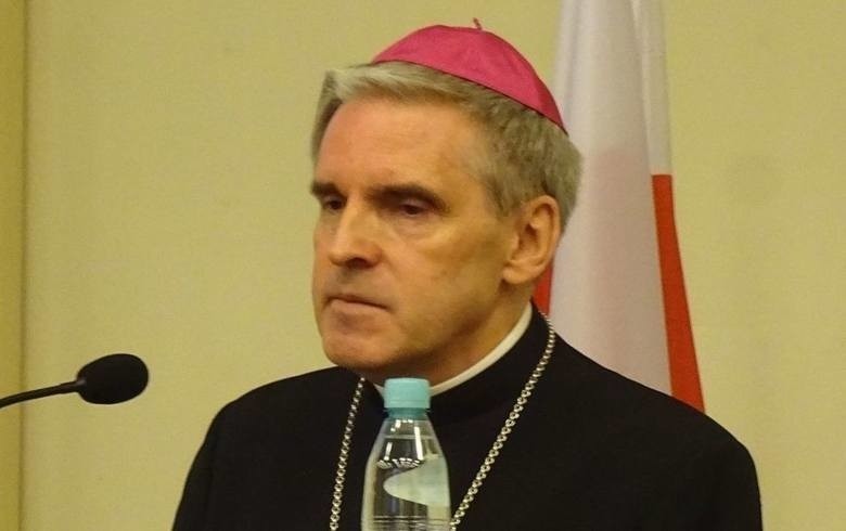 Biskup sandomierski Krzysztof Nitkiewicz ze Szpitala Ducha...