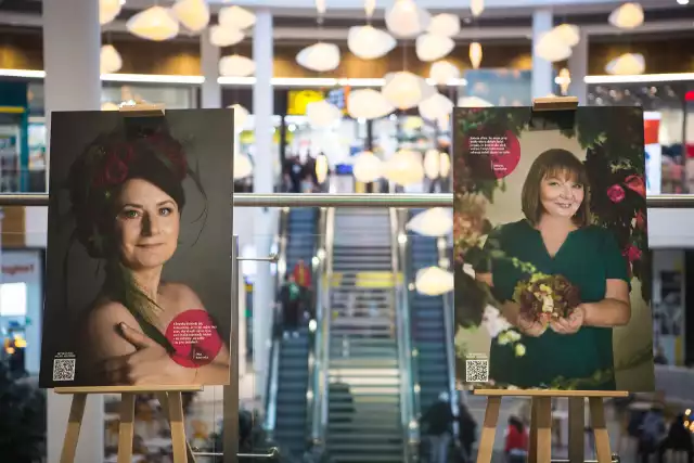 Superbohaterki na wyjątkowych fotografiach przypominają, że choroba onkologiczna nie jest wyrokiem. Projekt "Siła KobieTY" to promocja profilaktyki. Portrety kobiet, które wygrały walkę z nowotworem możemy oglądać w Centrum Handlowym Jantar w Słupsku. W sobotę, 4 listopada, odbędzie się spotkanie z kobietami, które opowiedzą swoją historię.
