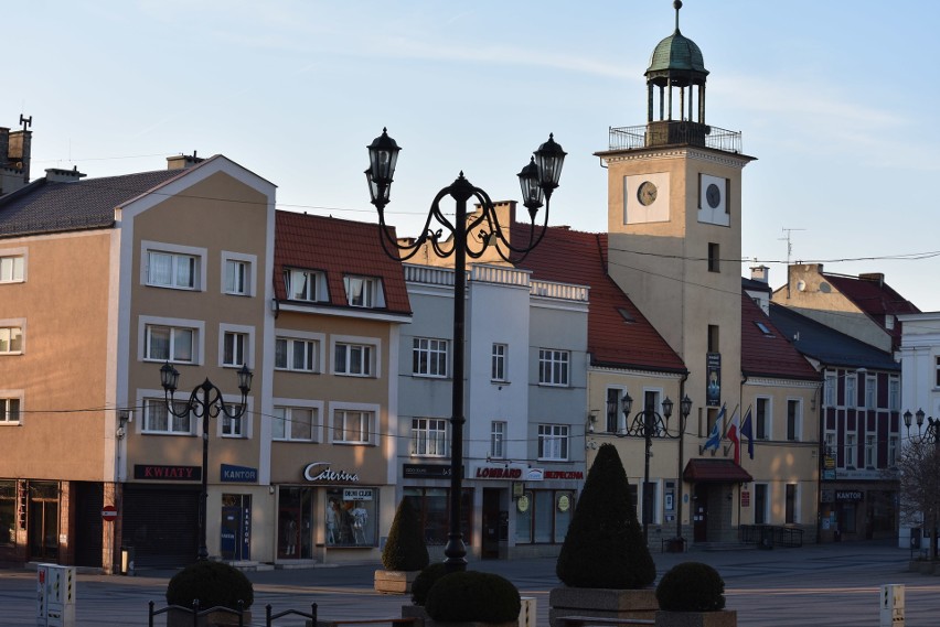 Piękna niedziela a Rybnik opustoszał. Pusty rynek i place...