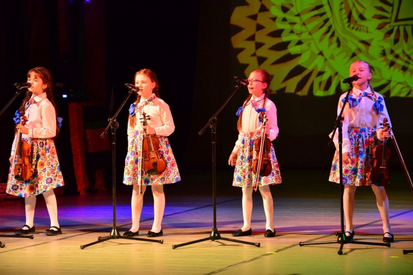 Świętokrzyski Folk Fashion. Niezwykły pokaz mody w Kielcach [WIDEO, ZDJĘCIA]