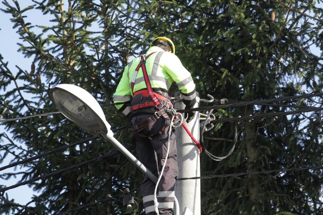 PGE Dystrybucja zaplanowała wyłączenia prądu w najbliższych dniach. Sprawdź na kolejnych slajdach kiedy, gdzie i jak długo nie będzie energii elektrycznej >>>