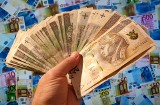 Wynagrodzenia.pl: Płace w Polsce wzrosną w 2021 roku o 4,4 proc. Kto może liczyć na największe podwyżki? [Prognoza 17.12.2020]