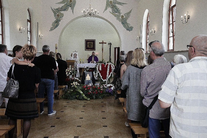 Na cmentarzu na Zarzewie odbył się pogrzeb wybitnego...