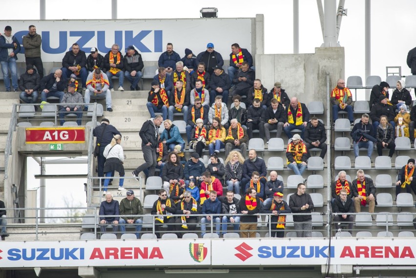 Zdjęcia kibiców Korony Kielce z meczu Fortuna 1 ligi z Arką Gdynia na Suzuki Arenie. Zobaczcie nową galerię