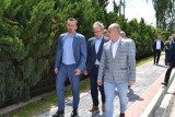 Mieszkańcy Lasochowa w gminie Małogoszcz mogą już spacerować nowym chodnikiem. To blisko 300-metrowy odcinek (ZDJĘCIA)