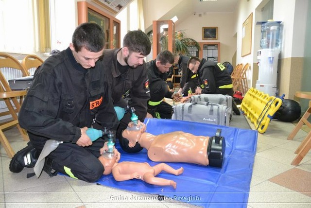 Strażacy z Jerzmanowic-Przegini na szkoleniu z pierwszej pomocy