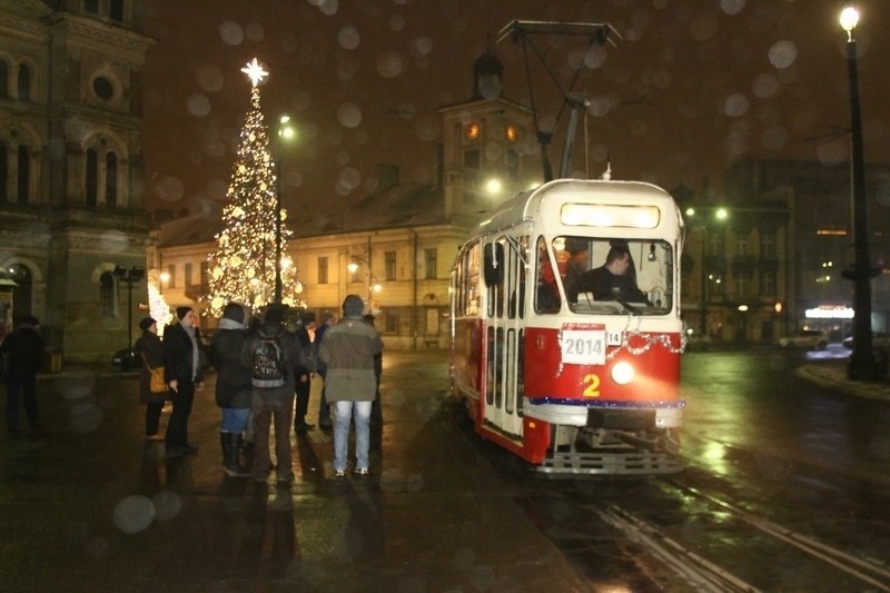 Tak łodzianie witali Nowy Rok w tramwaju [zdjęcia]