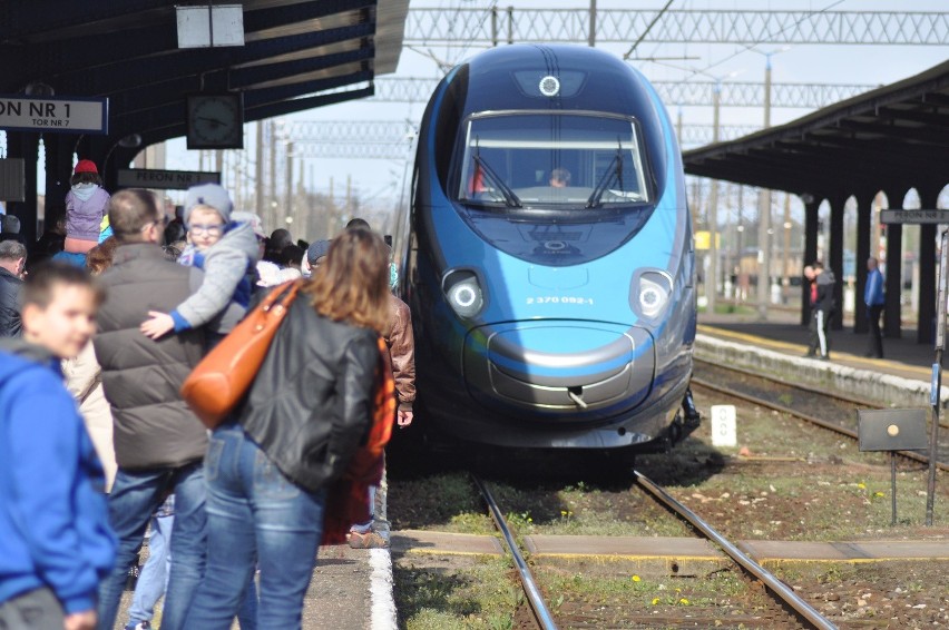 PKP promuje swój sztandarowy skład, czyli włoskie Pendolino,...