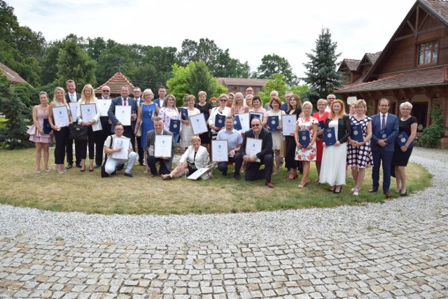 W piątek, 19 lipca, w Radwanowie pod Zieloną Górą odbyła się uroczysta gala podsumowująca plebiscyt Hipokrates Lubuski. Laureaci naszej akcji odebrali swoje nagrody. Galę poprzedziła debata pt. „NFZ jako instytucja zorientowana na pacjenta” organizowana przez Narodowy Fundusz Zdrowia, Lubuski Oddział Wojewódzki w Zielonej Górze, który objął patronat merytoryczny nad całym plebiscytem.