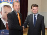 Mariusz Błaszczak zachęcał do głosowania w wyborach wójta Piekoszowa na Zbigniewa Piątka