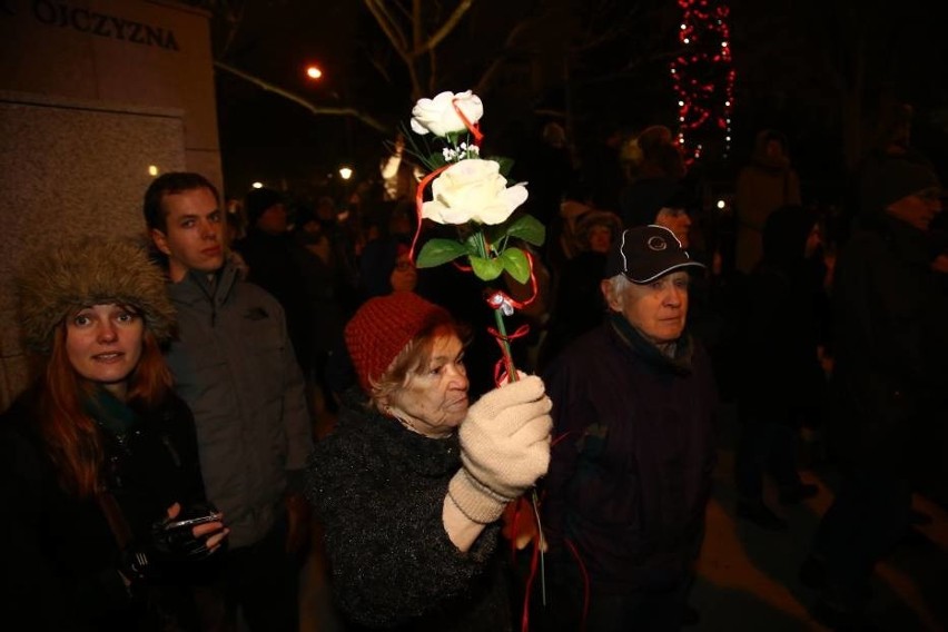 Protest pod Sejmem. "Miarka się przebrała". Około tysiąca osób protestowało przeciwko zaostrzaniu przepisów aborcyjnych [ZDJĘCIA]