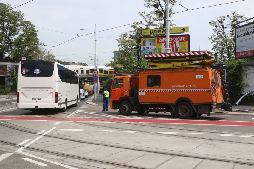 Pierwszy tramwaj przejechał Hubską. Prowadzone były testy torowiska (ZDJĘCIA)