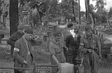 Śladami Powstania '44. Cmentarze na Woli zamieniły się w powstańcze kryjówki