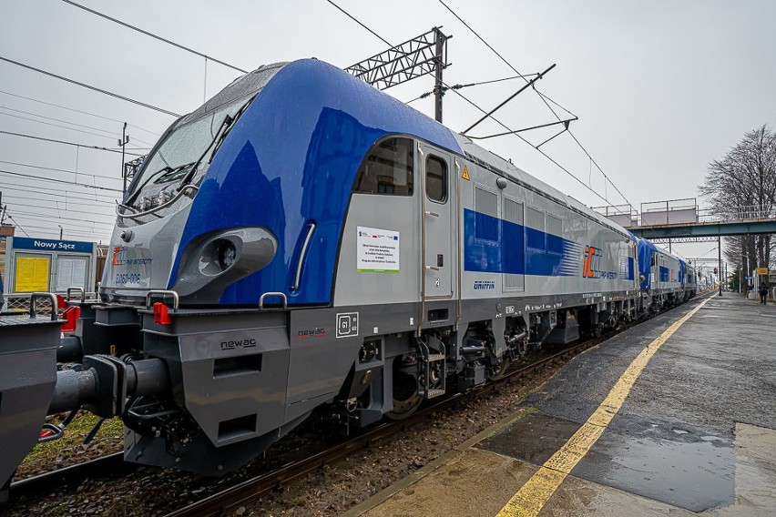 Nowy Sącz. Newag zaprezentował osiem lokomotyw Griffin wyprodukowanych dla PKP Intercity