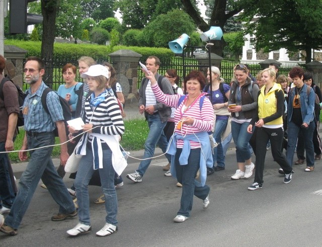 W sobotni poranek pielgrzymi z Sokółki wyruszyli do sanktuarium w Różanymstoku.