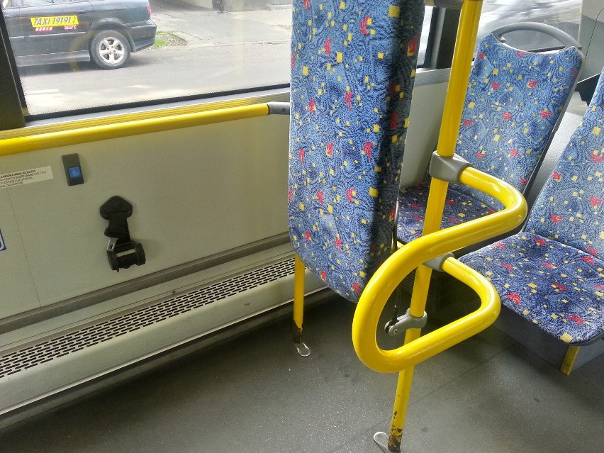 Ostre hamowanie autobusu na Zachodniej. Małe dziecko w szpitalu [ZDJĘCIA]