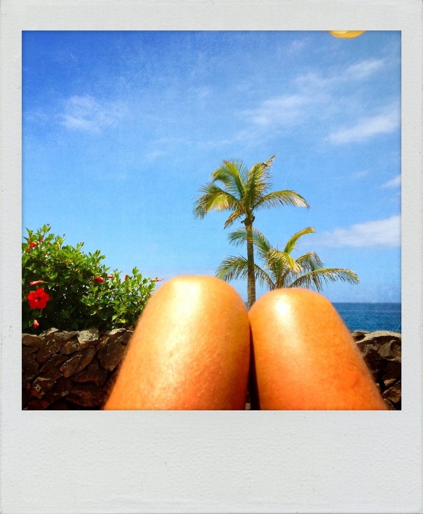 Hot-dog legs czyli nowy pomysł na zdjęcia z wakacji [ZDJĘCIA]