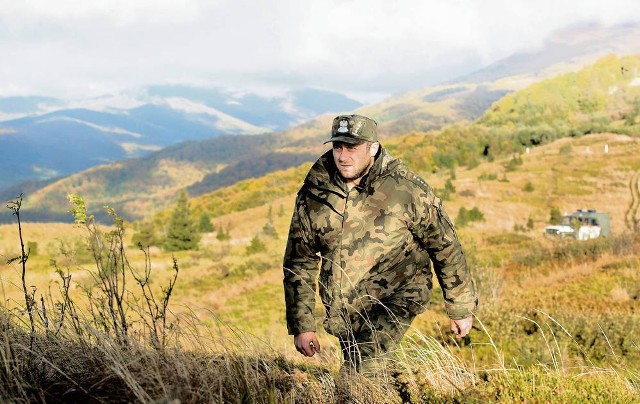 Bieszczady, bimber, broń i krew – serialowe życie straży granicznej