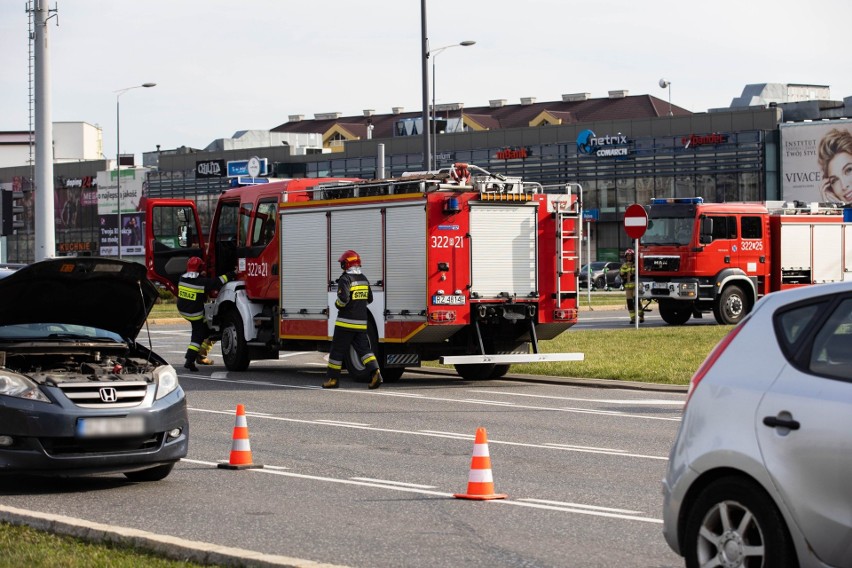 W Rzeszowie zderzyły się cztery samochody. Na szczęście nikt nie został ranny [ZDJĘCIA]