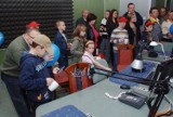 Koszalin> Słuchacze obejrzeli jak pracują radiowcy