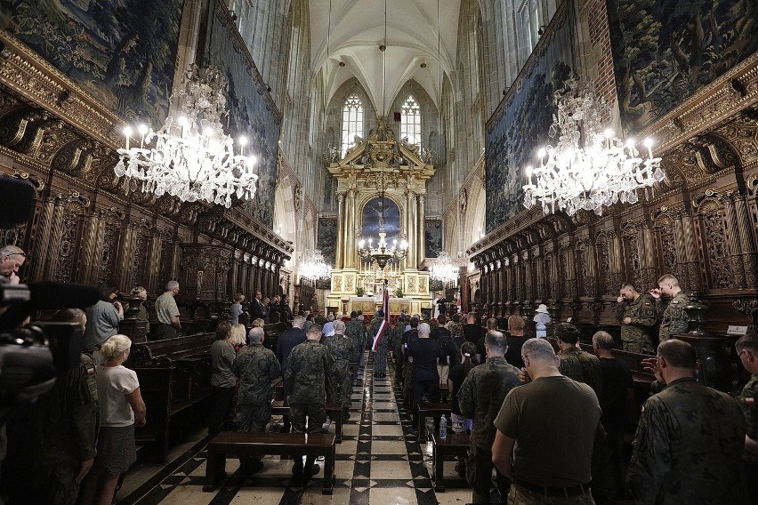 Inauguracja 57. Marszu Szlakiem Pierwszej Kompanii Kadrowej. Złożono ziemię z miejscowości Sadki-Brzezinki i Biały Ług