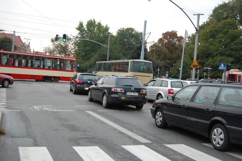 Zderzenie tramwaju z samochodem na Hucisku