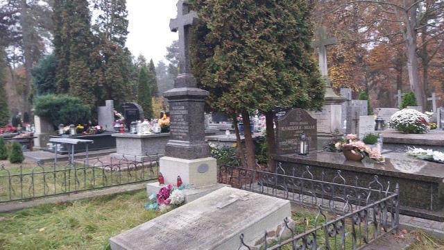 Kwesta na kozienickim cmentarzu będzie prowadzona 1 listopada.