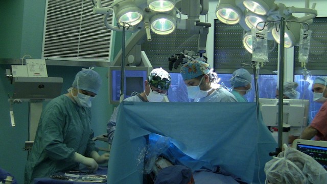 Neurochirurdzy z Centralnego Szpitala Klinicznego przeprowadzili przełomową operację