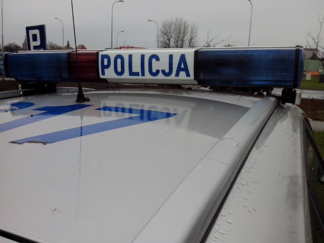 Policjanci z Kołobrzegu na ul. Koszalińskiej, postanowili zatrzymać do kontroli pojazd. Na widok radiowozu kierowca gwałtownie przyspieszył i zaczął uciekać w kierunku Ustronia Morskiego.