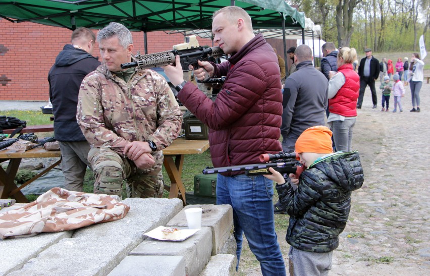 Militarny piknik w sobotę  od g. 10 trwać będzie także w...