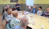 Oświęcimscy policjanci uświadomili seniorów z Monowic o zagrożeniach i jak im zapobiegać