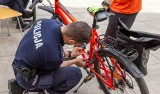 Nie daj się złodziejowi. Koszalińscy policjanci oznakują Twój rower (i nie tylko)
