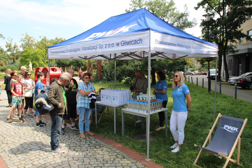 W Gliwicach otwarto pierwszy punkt z bezpłatną wodą pitną,...