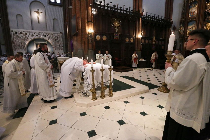 Dziś Wielki Czwartek 2018. To także Dzień Kapłaństwa, w...